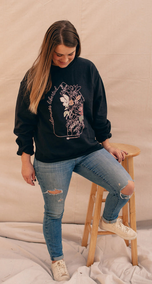 Clamaos Libertad (Shout Freedom) Crewneck