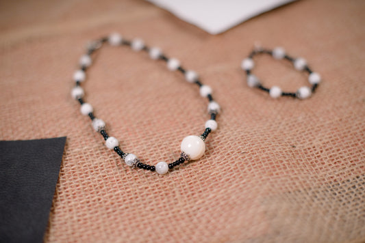 Black & White Necklace/Bracelet Set