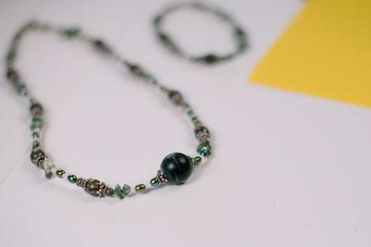Green & White Mixed Bead Necklace/Bracelet Set