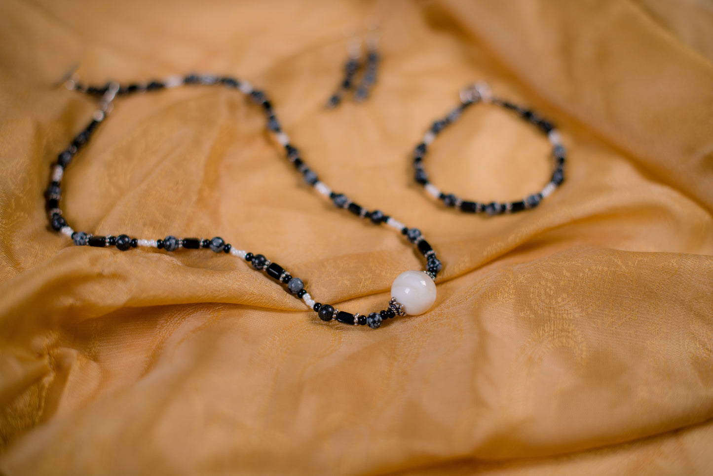 Black, Gray & White Necklace/Bracelet/Earrings Set