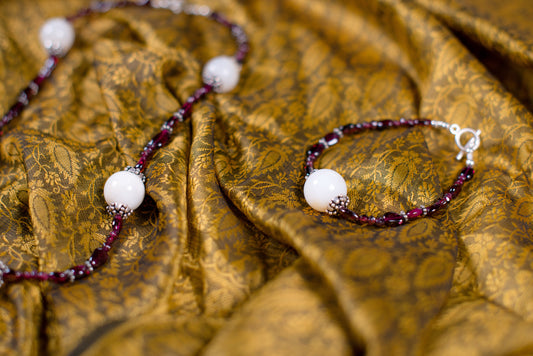 Red & White Necklace/Bracelet Set